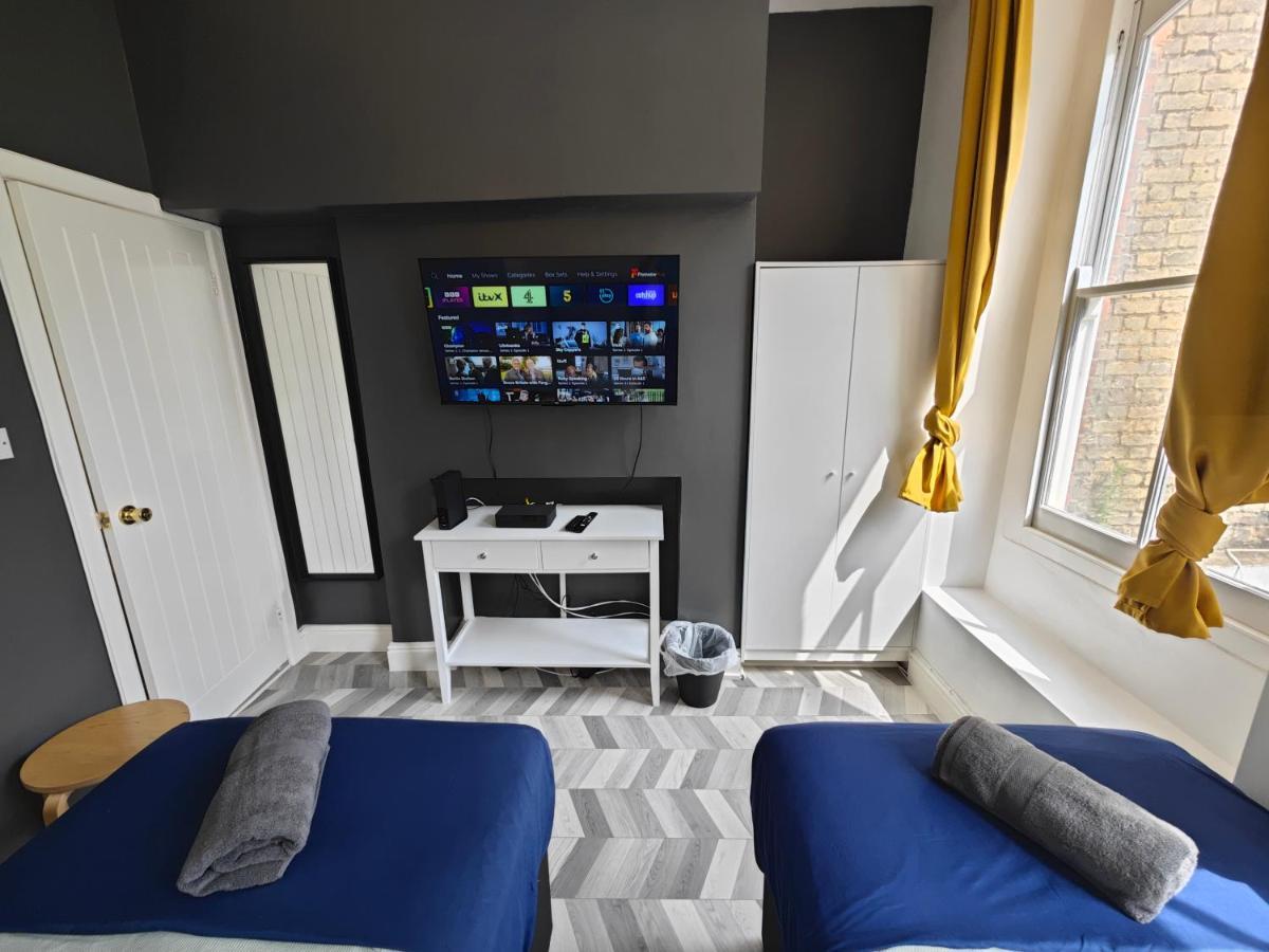 2 Bedroom 2 Bathroom Apartment In Old St - Shoreditch - Zone 1 Londýn Exteriér fotografie