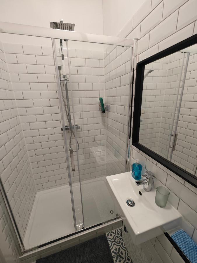 2 Bedroom 2 Bathroom Apartment In Old St - Shoreditch - Zone 1 Londýn Exteriér fotografie