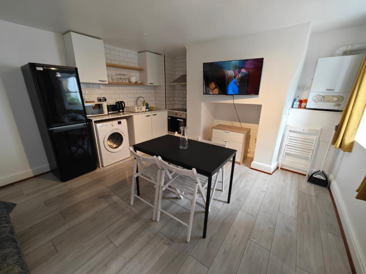 2 Bedroom 2 Bathroom Apartment In Old St - Shoreditch - Zone 1 Londýn Exteriér fotografie