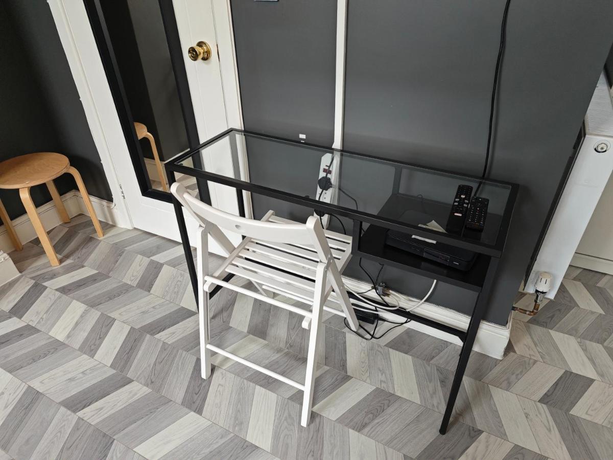 2 Bedroom 2 Bathroom Apartment In Old St - Shoreditch - Zone 1 Londýn Exteriér fotografie