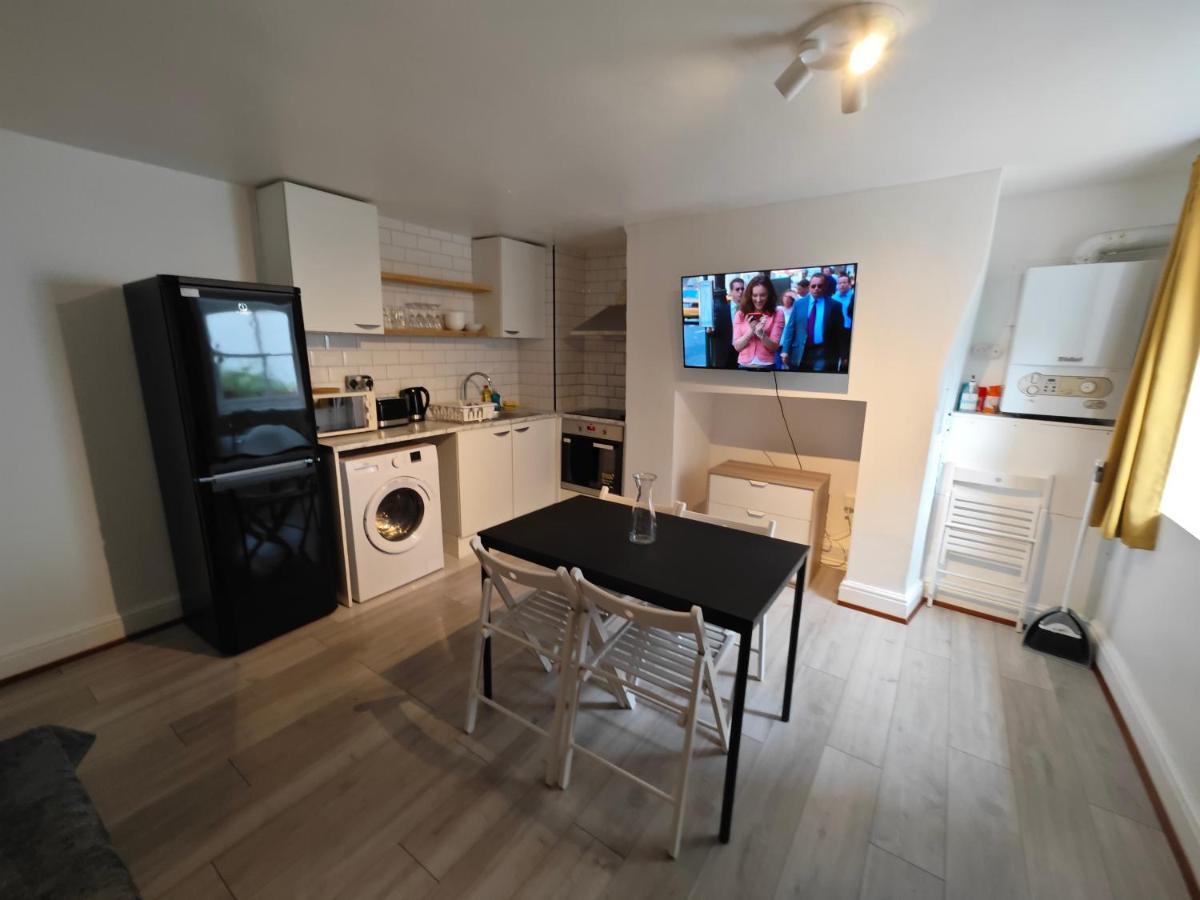 2 Bedroom 2 Bathroom Apartment In Old St - Shoreditch - Zone 1 Londýn Exteriér fotografie