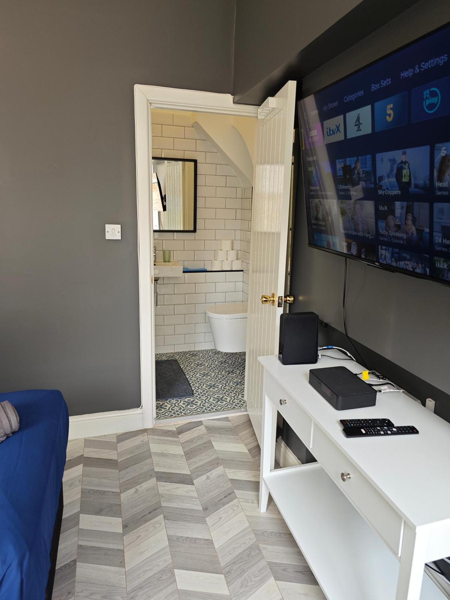 2 Bedroom 2 Bathroom Apartment In Old St - Shoreditch - Zone 1 Londýn Exteriér fotografie